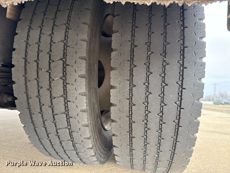 image for item ES5918 2016 Ford F450 Super Duty ambulance