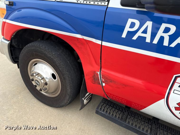 image for item ES5919 2016 Ford F350 Super Duty ambulance