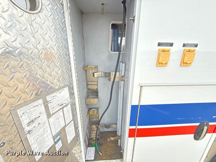 image for item ES5919 2016 Ford F350 Super Duty ambulance