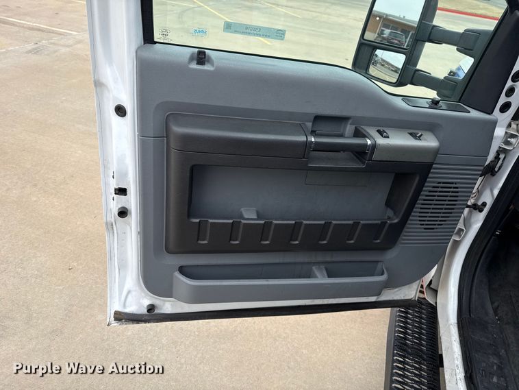 image for item ES5919 2016 Ford F350 Super Duty ambulance