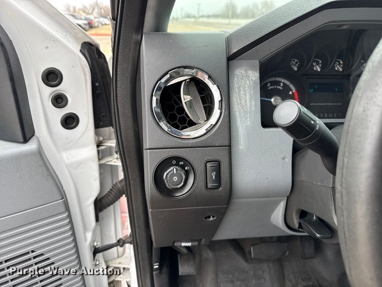 image for item ES5919 2016 Ford F350 Super Duty ambulance