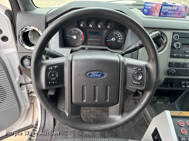 image for item ES5919 2016 Ford F350 Super Duty ambulance