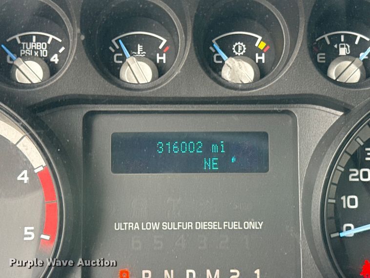 image for item ES5919 2016 Ford F350 Super Duty ambulance