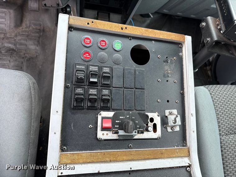 image for item ES5919 2016 Ford F350 Super Duty ambulance