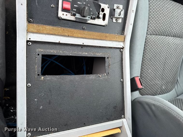 image for item ES5919 2016 Ford F350 Super Duty ambulance