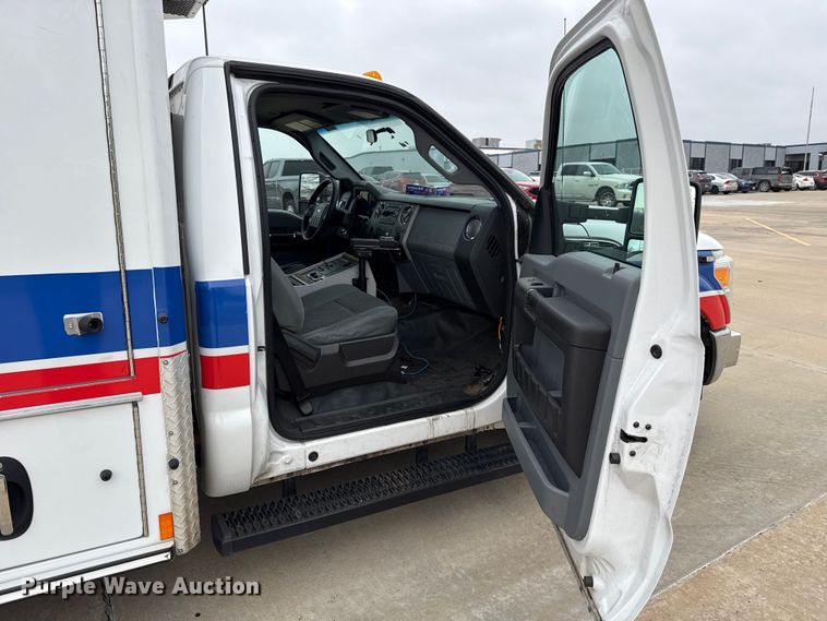 image for item ES5919 2016 Ford F350 Super Duty ambulance