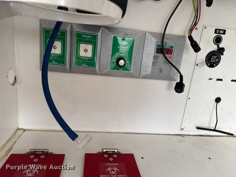 image for item ES5919 2016 Ford F350 Super Duty ambulance