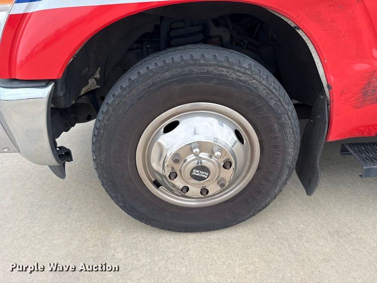 image for item ES5919 2016 Ford F350 Super Duty ambulance