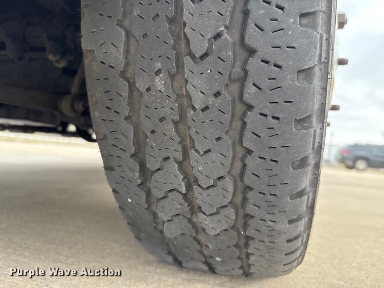 image for item ES5919 2016 Ford F350 Super Duty ambulance