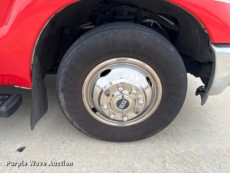 image for item ES5919 2016 Ford F350 Super Duty ambulance