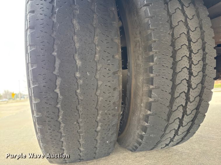 image for item ES5919 2016 Ford F350 Super Duty ambulance