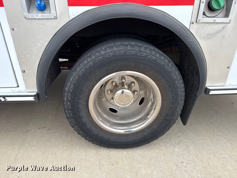 image for item ES5919 2016 Ford F350 Super Duty ambulance