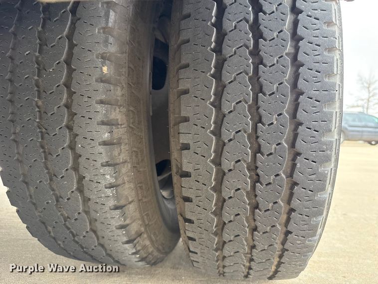 image for item ES5919 2016 Ford F350 Super Duty ambulance