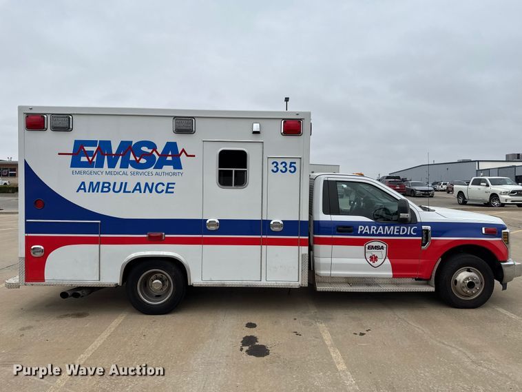 image for item ES5920 2019 Ford F350 Super Duty ambulance