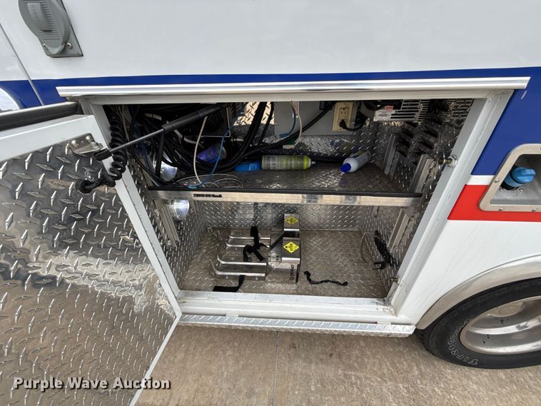 image for item ES5920 2019 Ford F350 Super Duty ambulance
