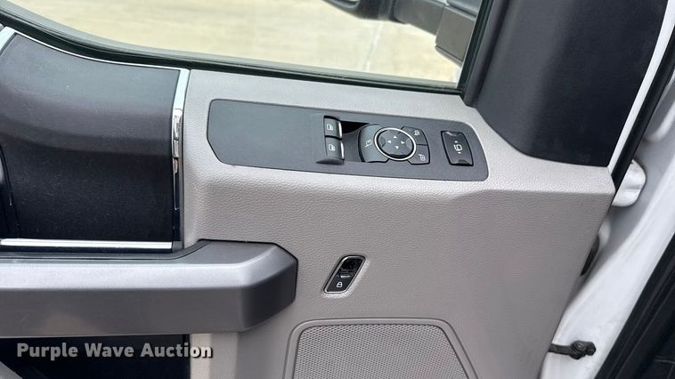 image for item ES5920 2019 Ford F350 Super Duty ambulance