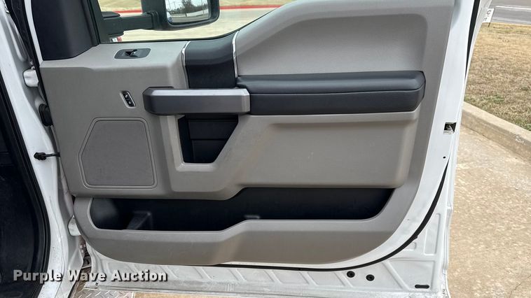 image for item ES5920 2019 Ford F350 Super Duty ambulance