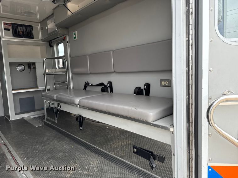 image for item ES5920 2019 Ford F350 Super Duty ambulance