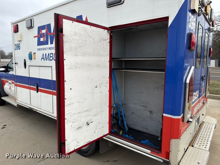 image for item ES5921 2014 Ford F450 Super Duty ambulance
