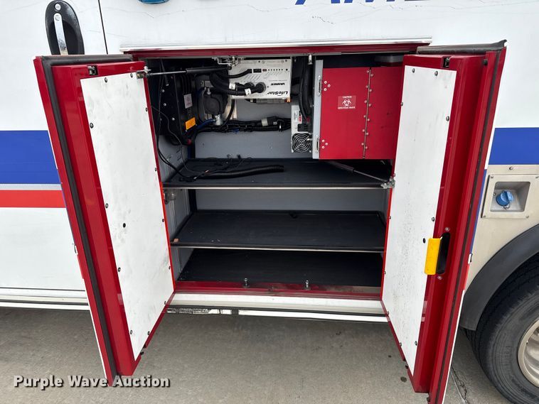 image for item ES5921 2014 Ford F450 Super Duty ambulance