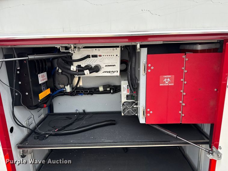 image for item ES5921 2014 Ford F450 Super Duty ambulance