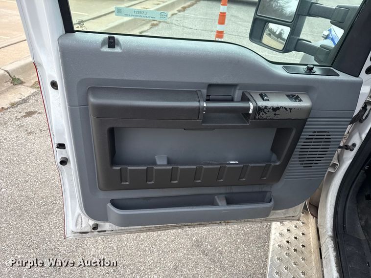 image for item ES5921 2014 Ford F450 Super Duty ambulance