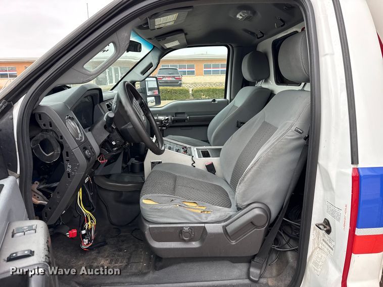 image for item ES5921 2014 Ford F450 Super Duty ambulance