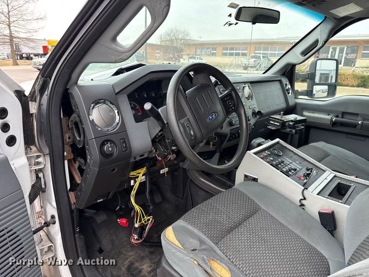 image for item ES5921 2014 Ford F450 Super Duty ambulance