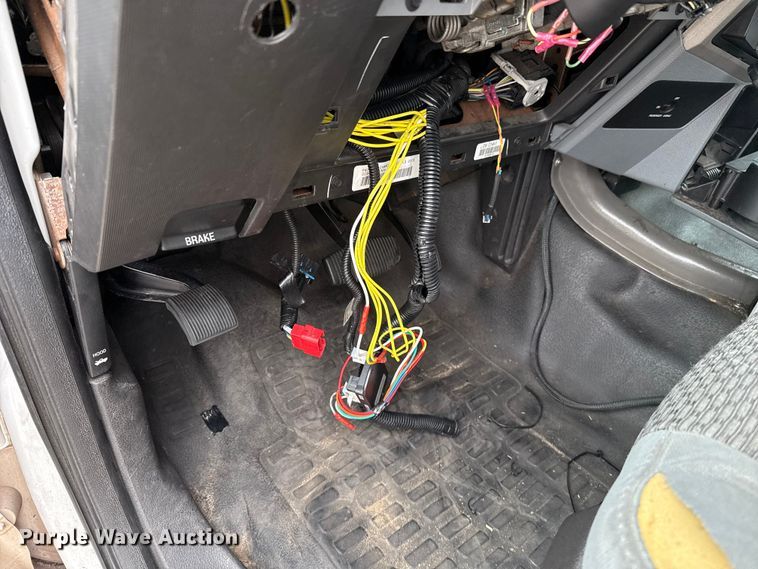 image for item ES5921 2014 Ford F450 Super Duty ambulance