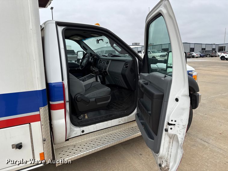 image for item ES5921 2014 Ford F450 Super Duty ambulance
