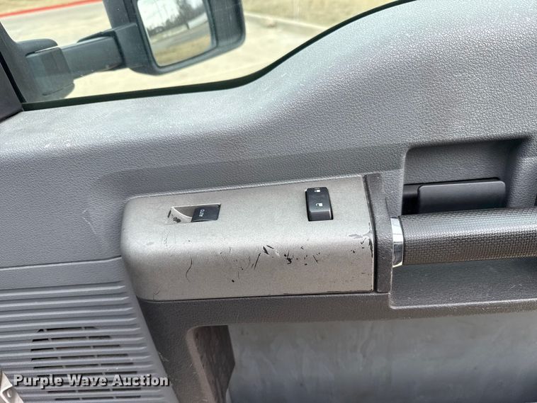 image for item ES5921 2014 Ford F450 Super Duty ambulance