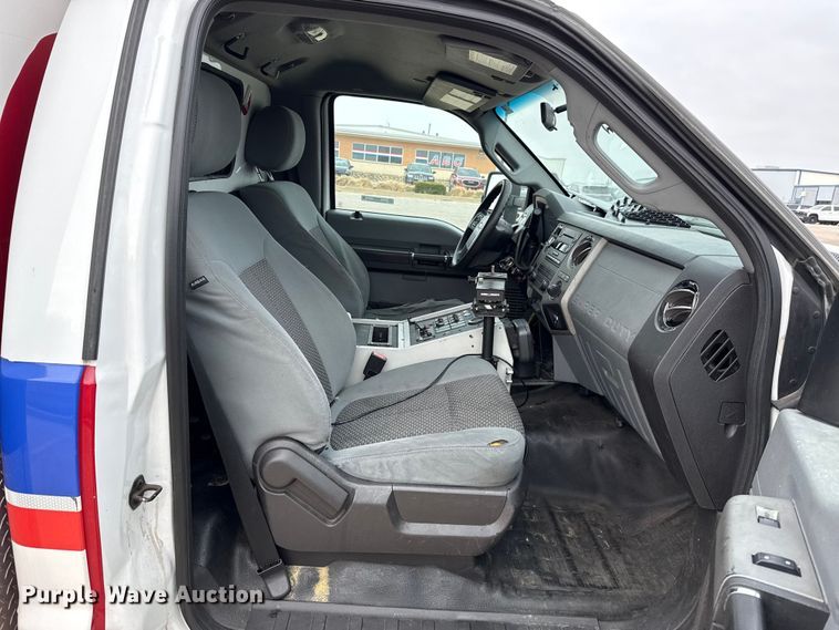 image for item ES5921 2014 Ford F450 Super Duty ambulance
