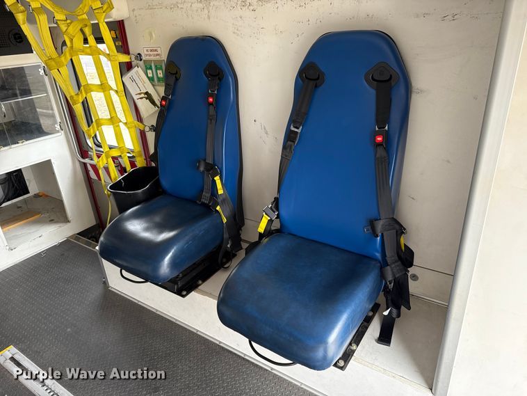 image for item ES5921 2014 Ford F450 Super Duty ambulance