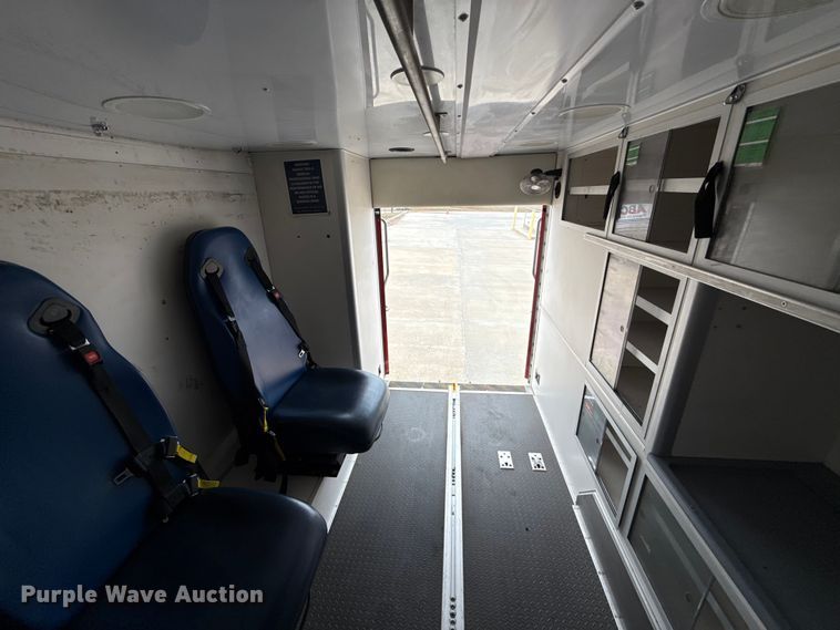 image for item ES5921 2014 Ford F450 Super Duty ambulance