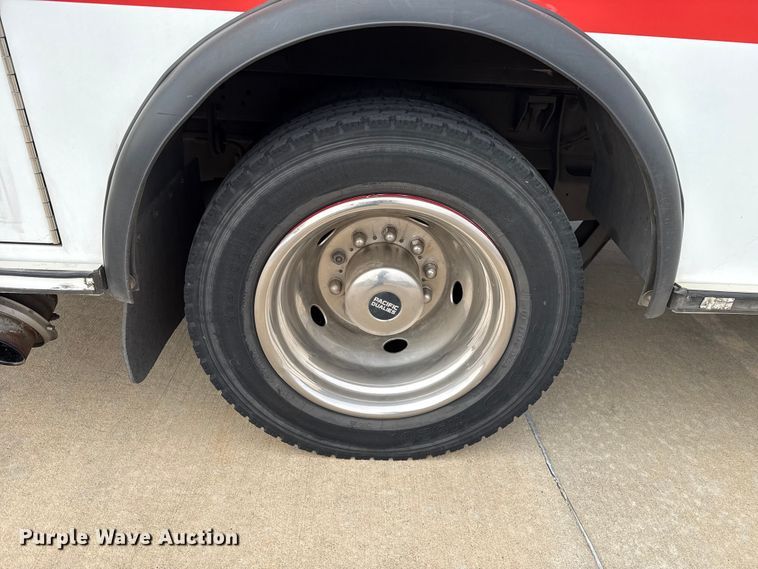 image for item ES5921 2014 Ford F450 Super Duty ambulance