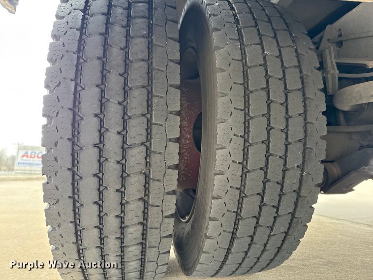 image for item ES5921 2014 Ford F450 Super Duty ambulance