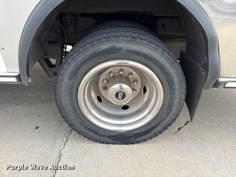 image for item ES5921 2014 Ford F450 Super Duty ambulance