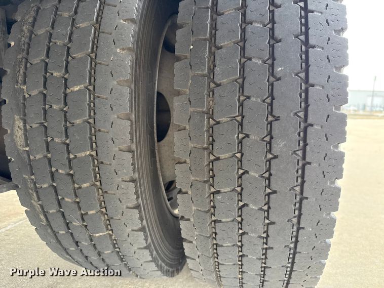 image for item ES5921 2014 Ford F450 Super Duty ambulance