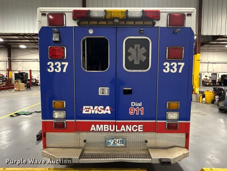 image for item ES5922 2013 Ford F450 Super Duty ambulance