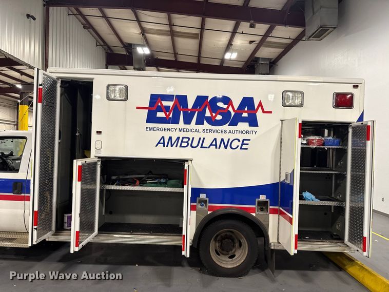 image for item ES5922 2013 Ford F450 Super Duty ambulance