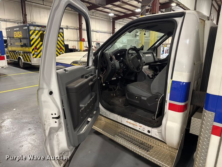image for item ES5922 2013 Ford F450 Super Duty ambulance