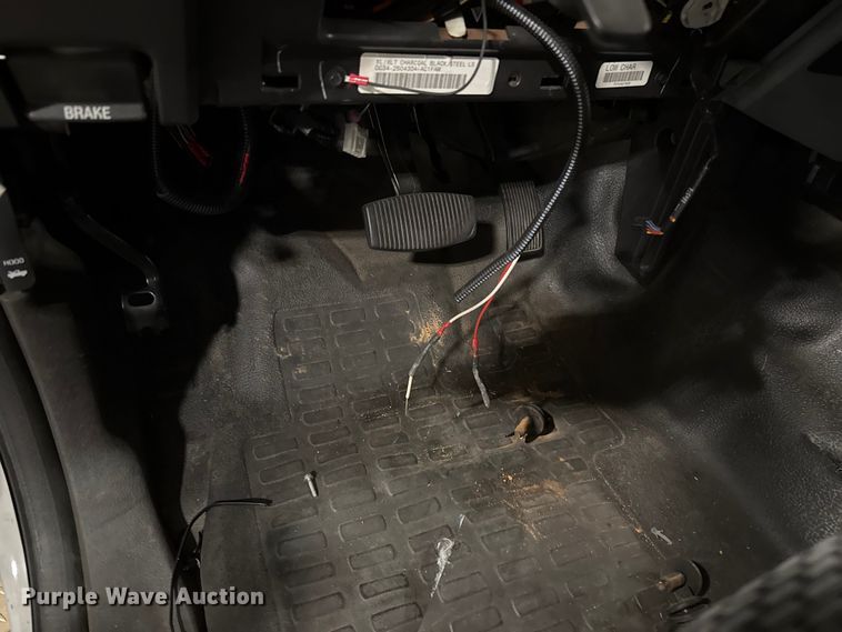 image for item ES5922 2013 Ford F450 Super Duty ambulance