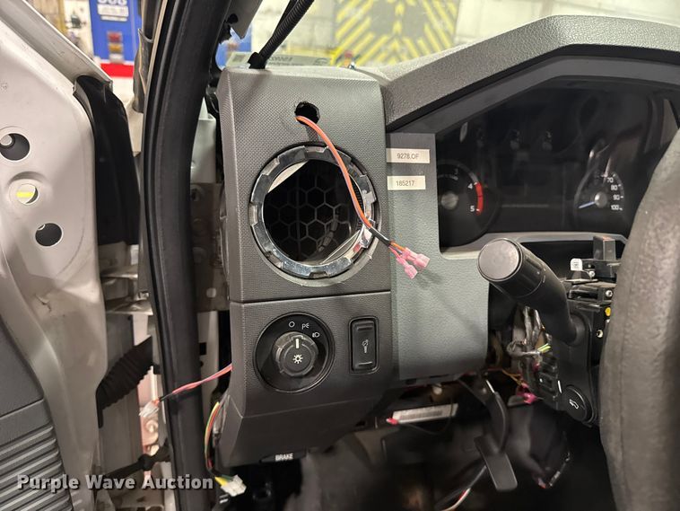 image for item ES5922 2013 Ford F450 Super Duty ambulance