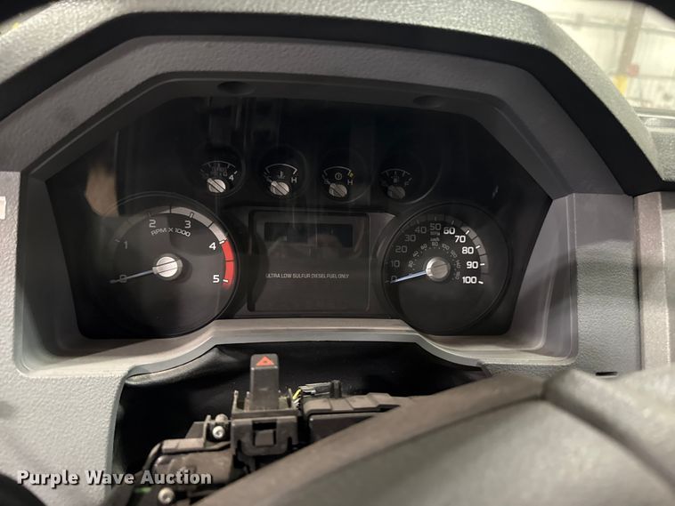 image for item ES5922 2013 Ford F450 Super Duty ambulance