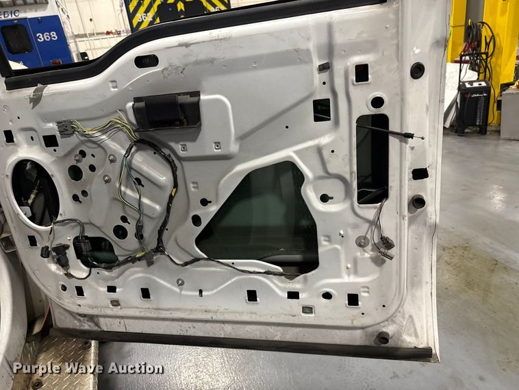 image for item ES5922 2013 Ford F450 Super Duty ambulance