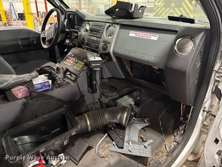 image for item ES5922 2013 Ford F450 Super Duty ambulance