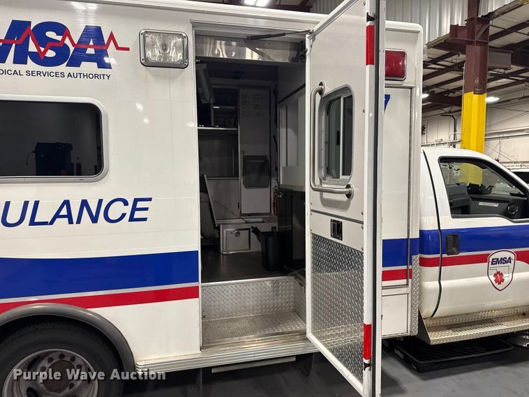 image for item ES5922 2013 Ford F450 Super Duty ambulance