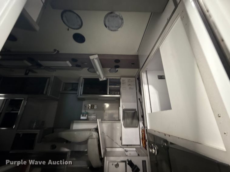 image for item ES5922 2013 Ford F450 Super Duty ambulance