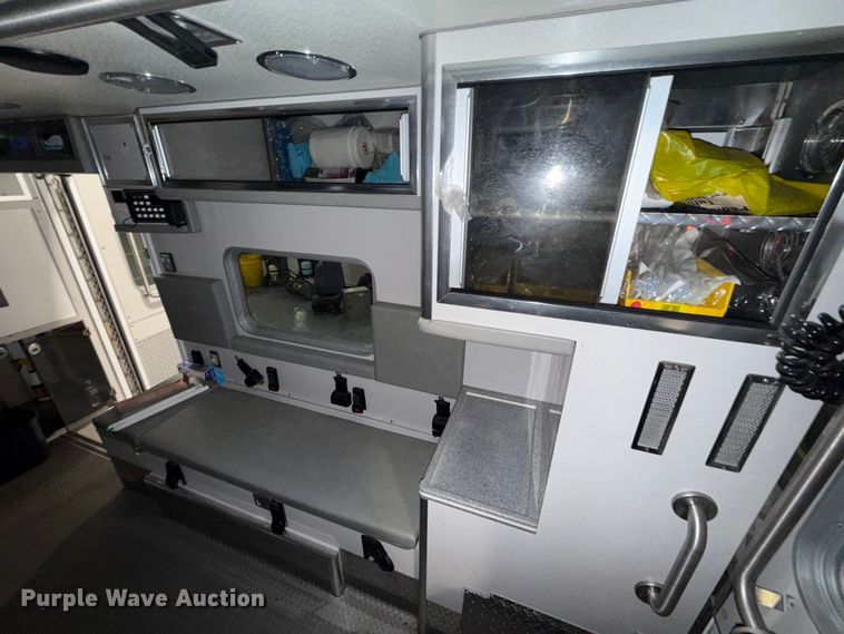 image for item ES5922 2013 Ford F450 Super Duty ambulance