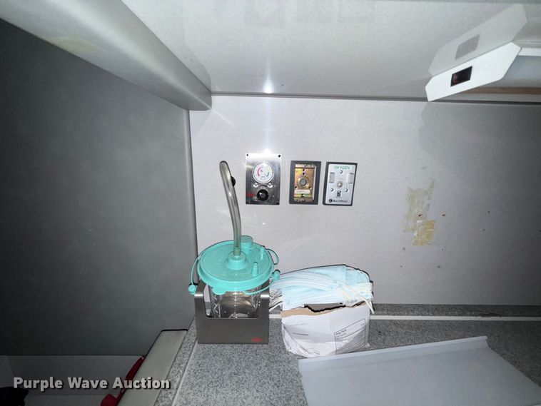 image for item ES5922 2013 Ford F450 Super Duty ambulance